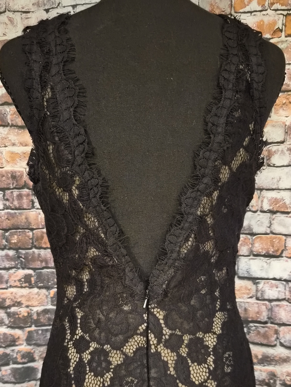 Betsy & Adam Sz 12 Black Lace V-Neck Formal - Picture 10 of 11